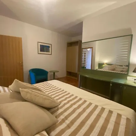 Πανσιόν Josip Μακάρσκα